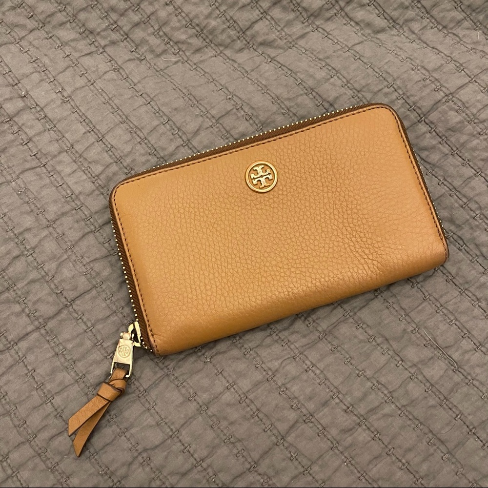 Tory Burch wallet